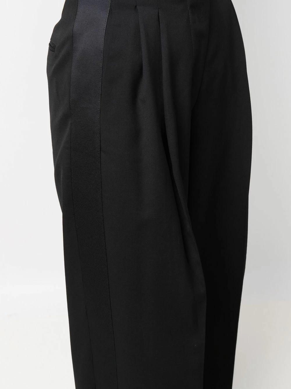 Les Hommes High waisted wide leg trousers slacks of women 5 Les Hommes high-waisted wide-leg trousers