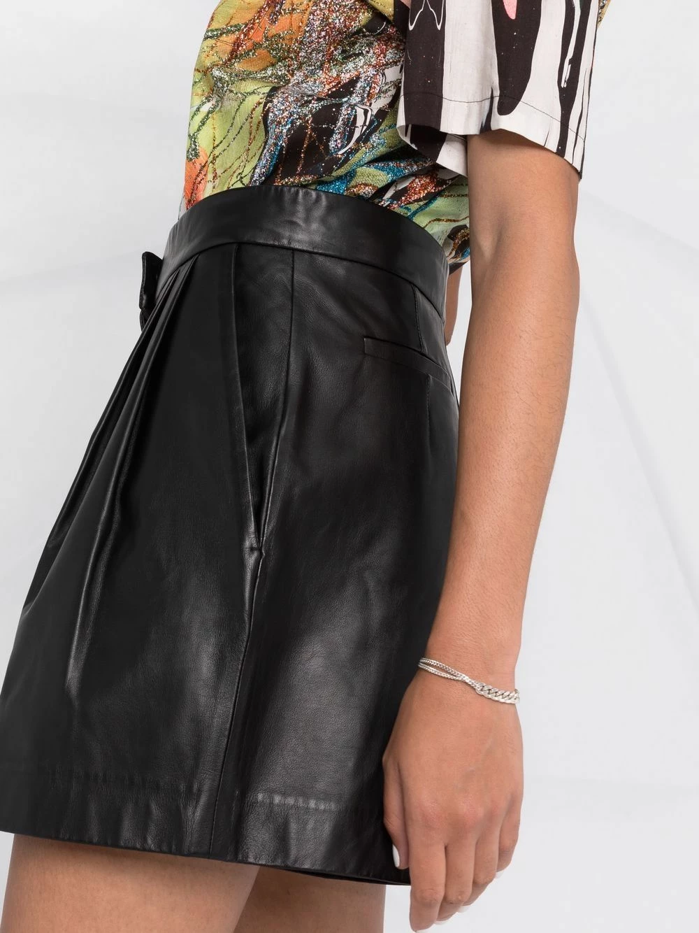 Les Hommes High waisted leather shorts leather & faux leather shorts of women 5 Les Hommes high-waisted leather shorts