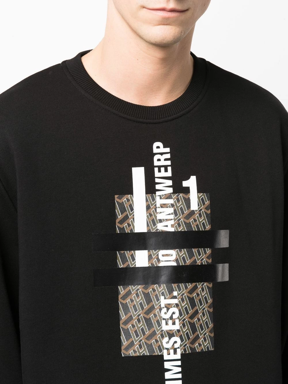 Les Hommes Logo print crew neck sweatshirt sweatshirts of men 5 Les Hommes logo-print crew-neck sweatshirt